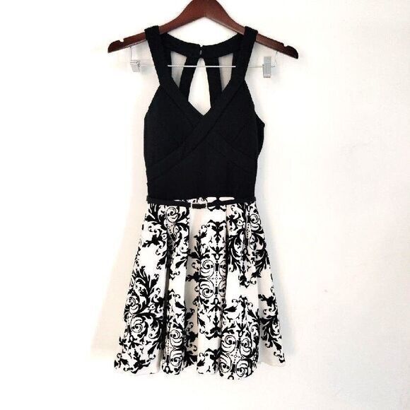 CRYSTAL DOLLS Burnout Juniors S Black Sleeveless Short Fit & Flare Evening Dress - Picture 1 of 5